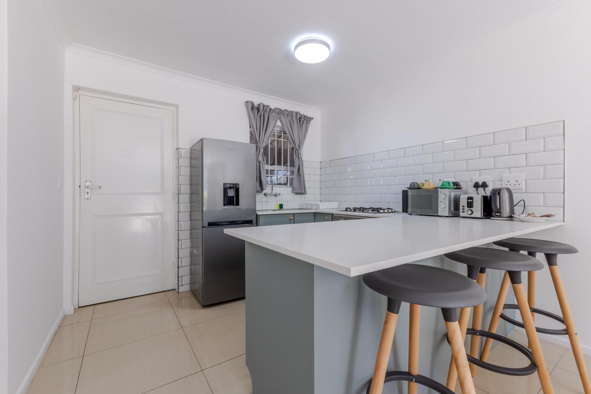 Apartment 11 Leeuwendal Cape Town