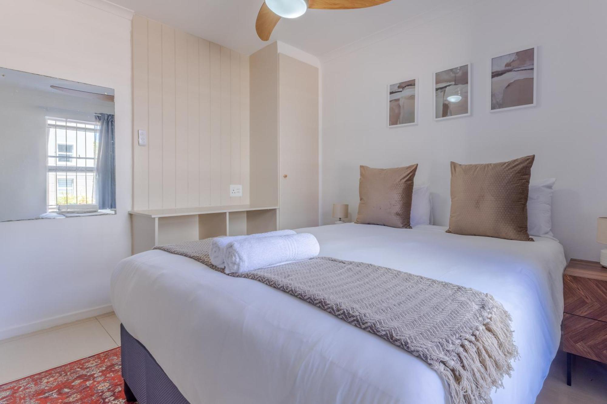 11 Leeuwendal Apartment *