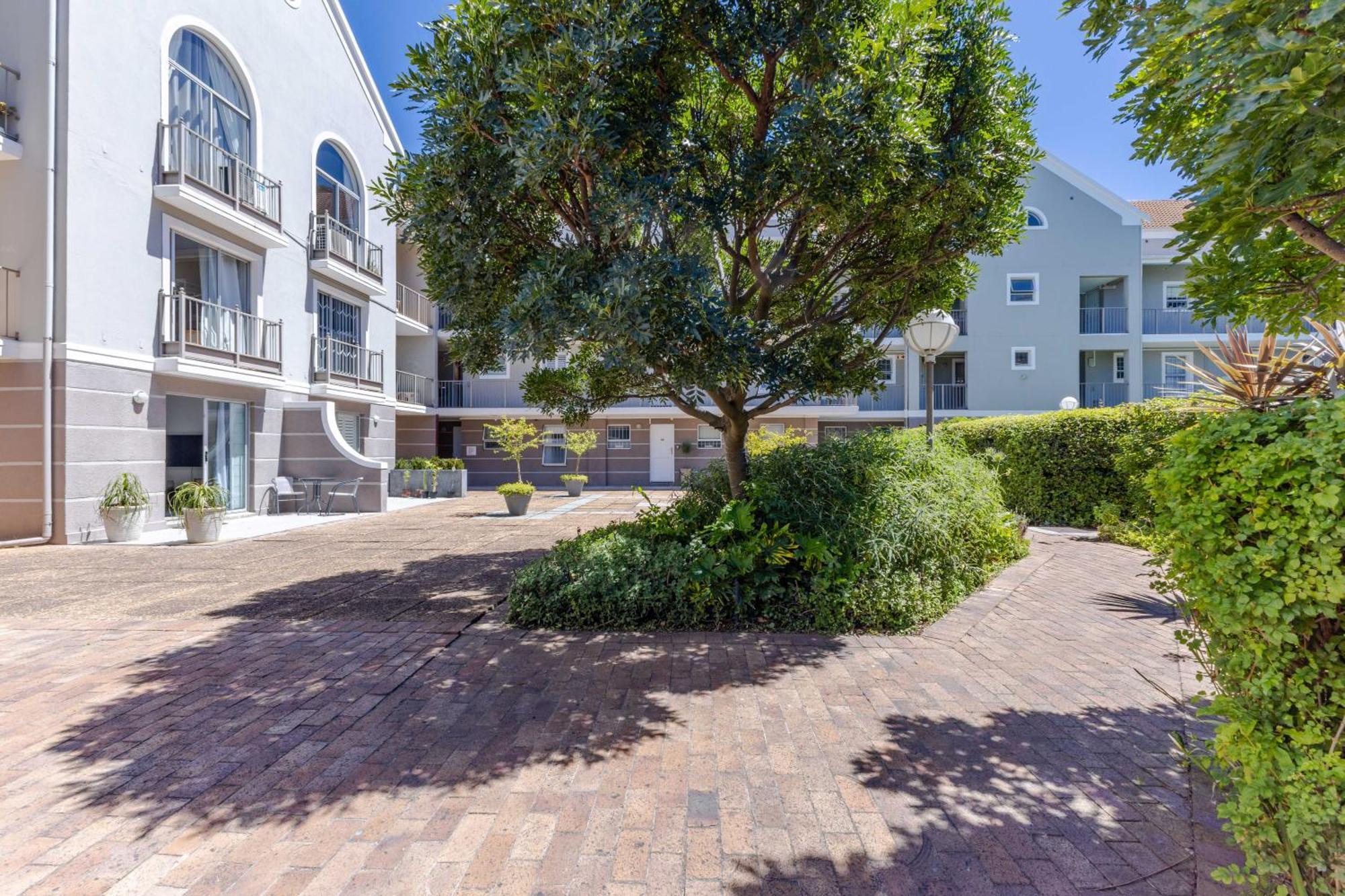 11 Leeuwendal * Cape Town